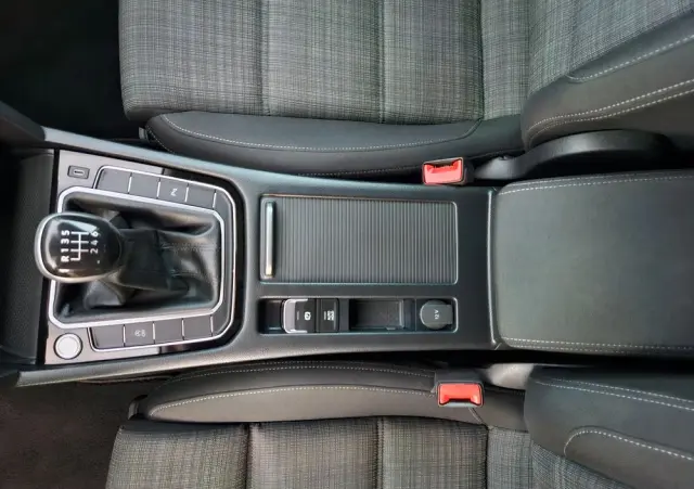 VOLKSWAGEN Passat 1.5 TSI EVO Business