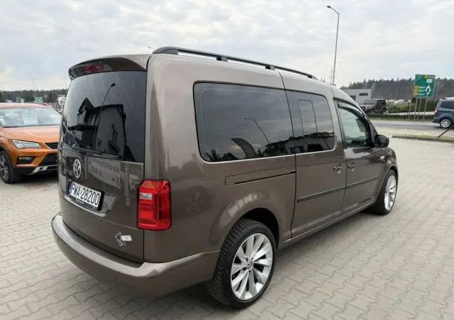 VOLKSWAGEN Caddy Highline DSG