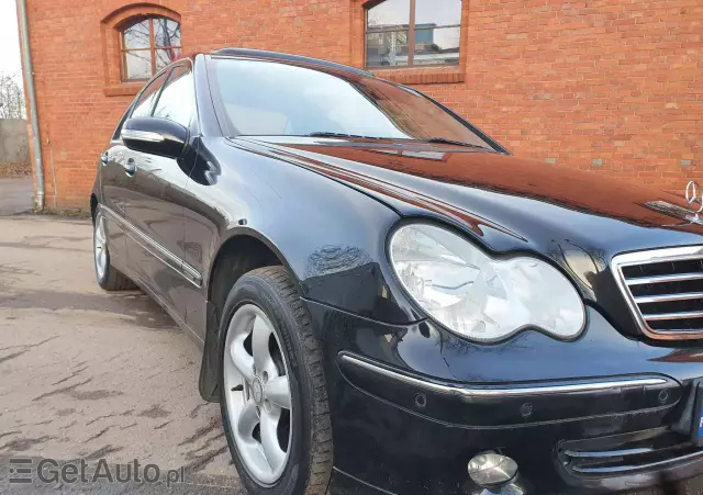 MERCEDES-BENZ Klasa C 240 T 4Matic Avantgarde