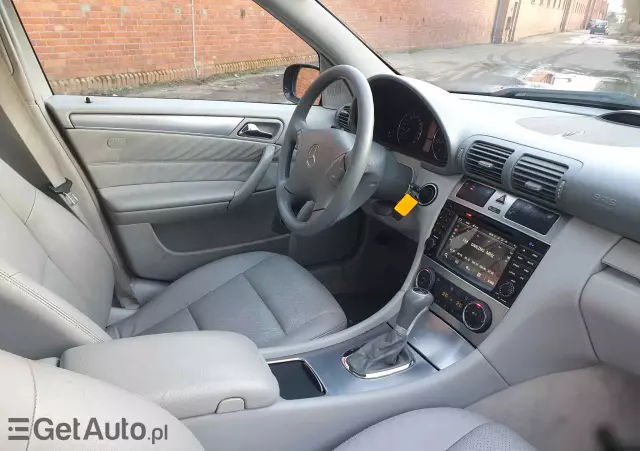 MERCEDES-BENZ Klasa C 240 T 4Matic Avantgarde