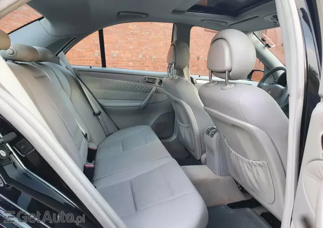 MERCEDES-BENZ Klasa C 240 T 4Matic Avantgarde