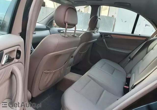 MERCEDES-BENZ Klasa C 240 T 4Matic Avantgarde