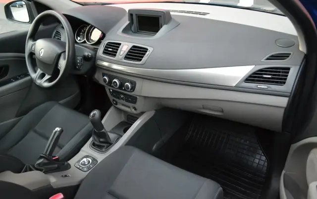 RENAULT Megane 1.6 16V 100 TomTom Edition