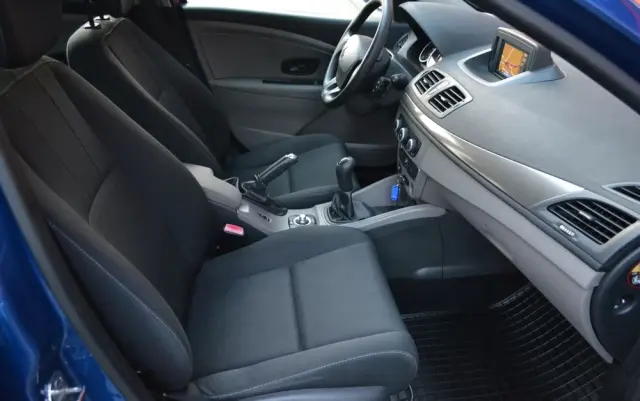 RENAULT Megane 1.6 16V 100 TomTom Edition