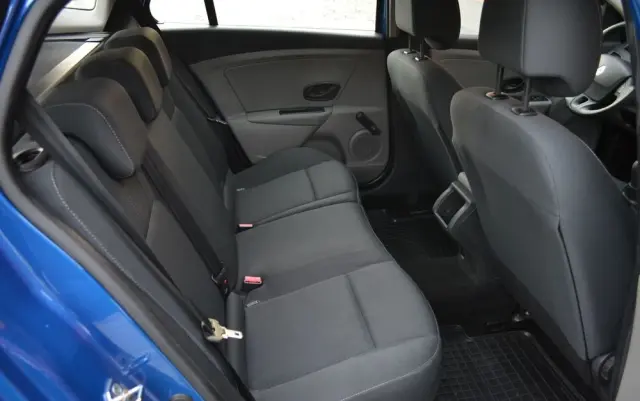 RENAULT Megane 1.6 16V 100 TomTom Edition