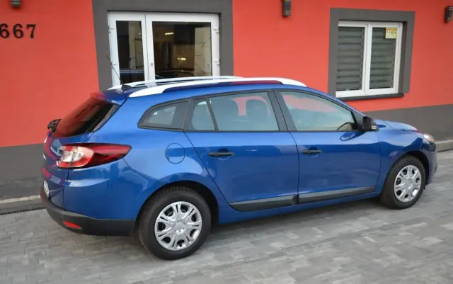 RENAULT Megane 1.6 16V 100 TomTom Edition