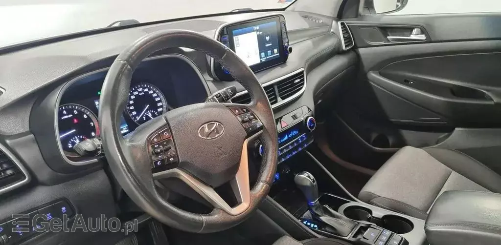 HYUNDAI Tucson 