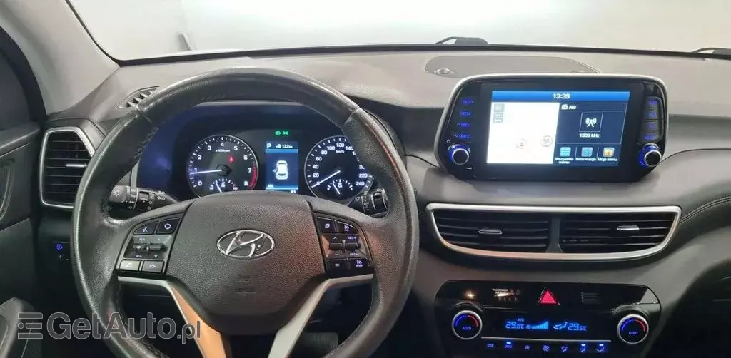 HYUNDAI Tucson 