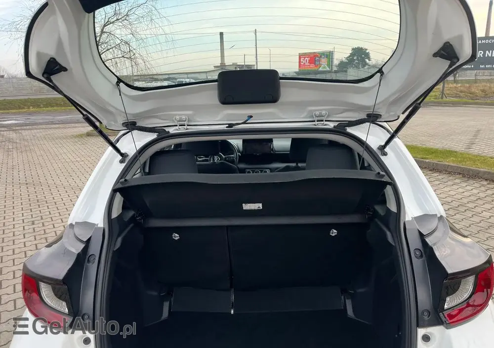 TOYOTA Yaris 1.5 Style