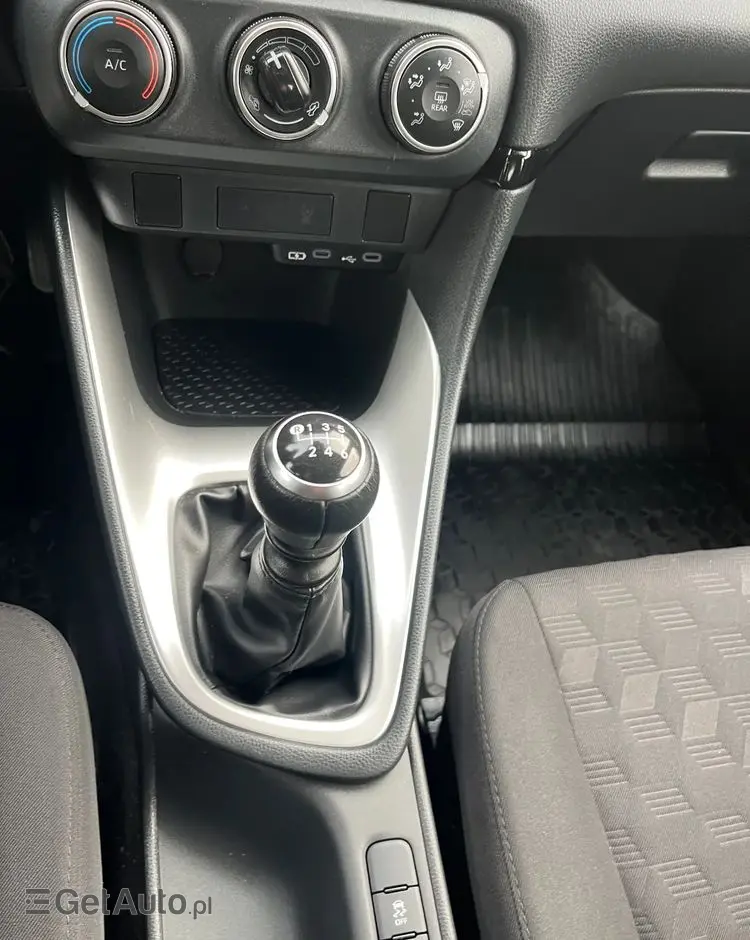 TOYOTA Yaris 1.5 Style