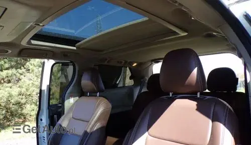 TOYOTA Sienna 