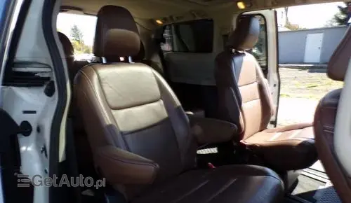 TOYOTA Sienna 