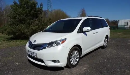 TOYOTA Sienna 