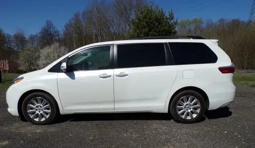 TOYOTA Sienna 