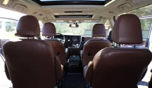 TOYOTA Sienna 