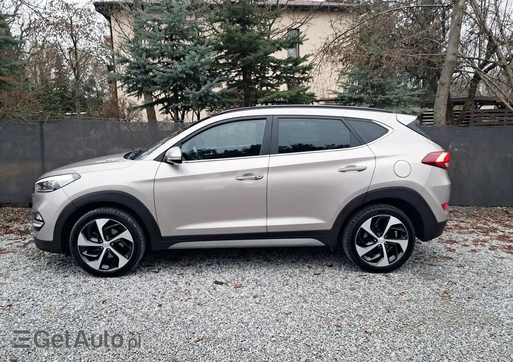HYUNDAI Tucson 