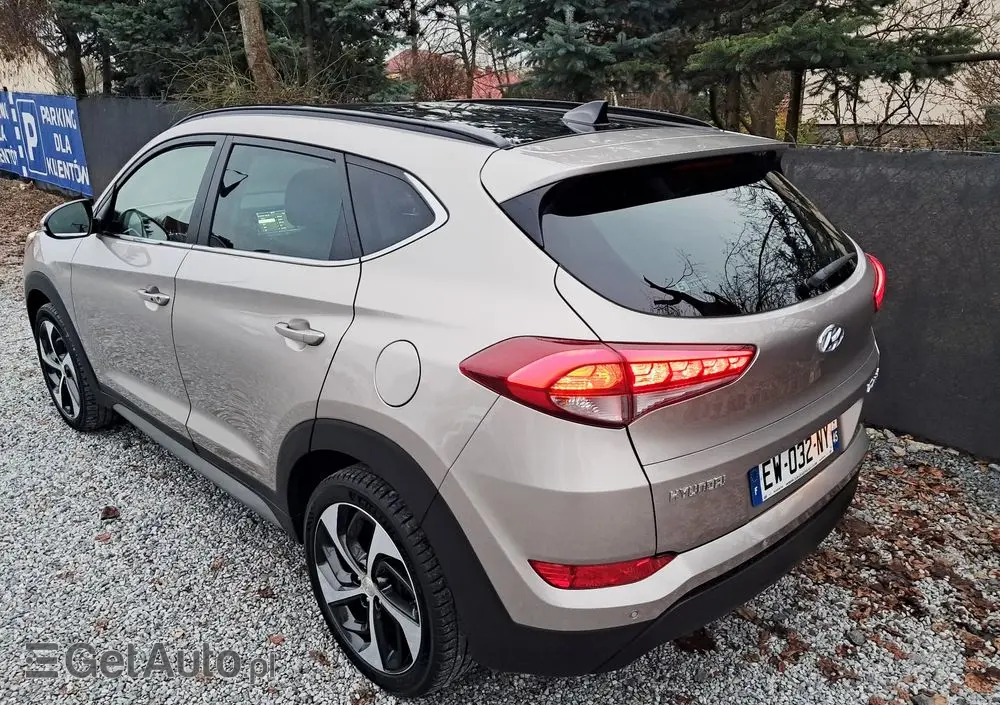 HYUNDAI Tucson 