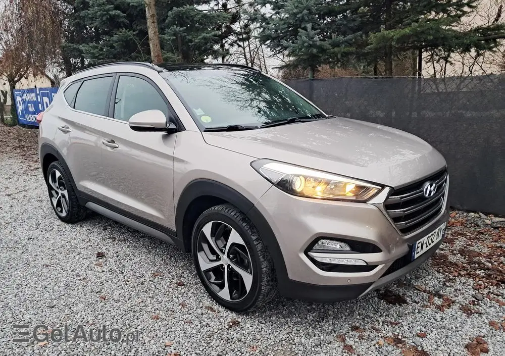 HYUNDAI Tucson 