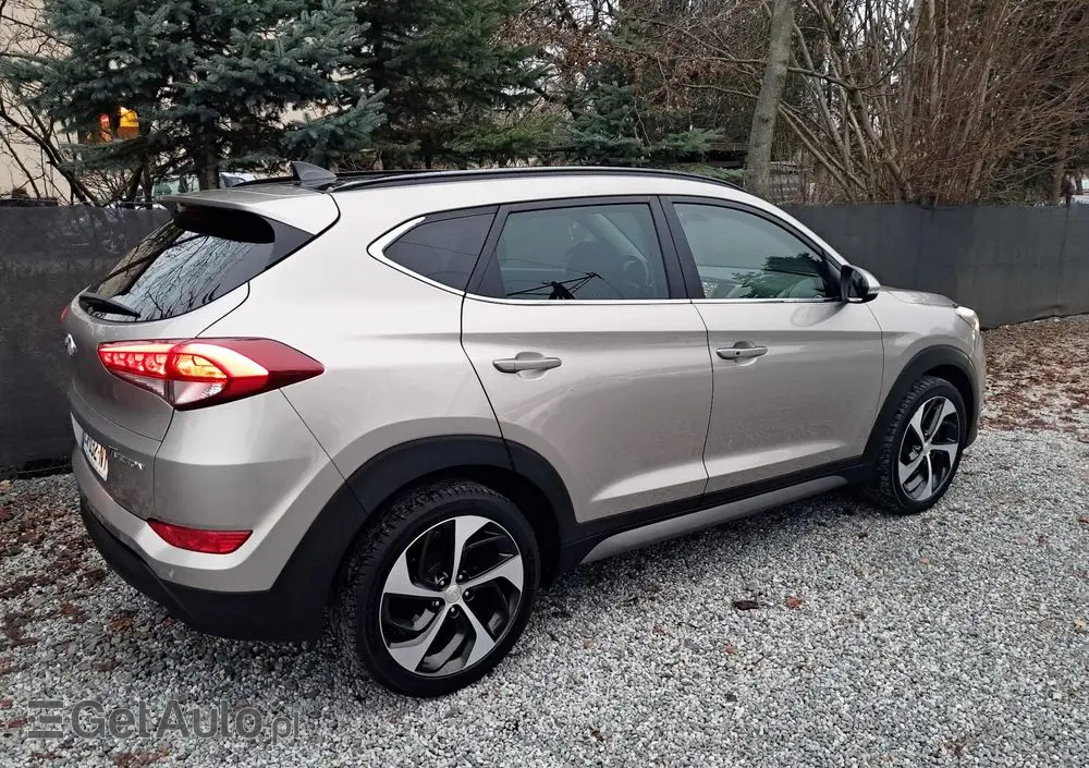 HYUNDAI Tucson 