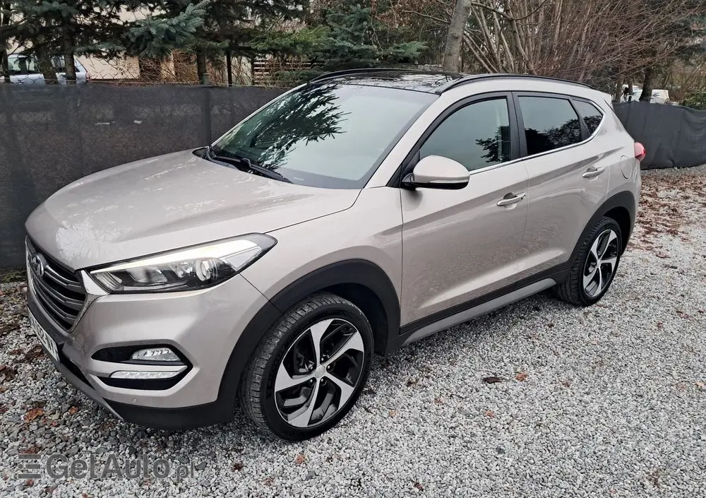 HYUNDAI Tucson 