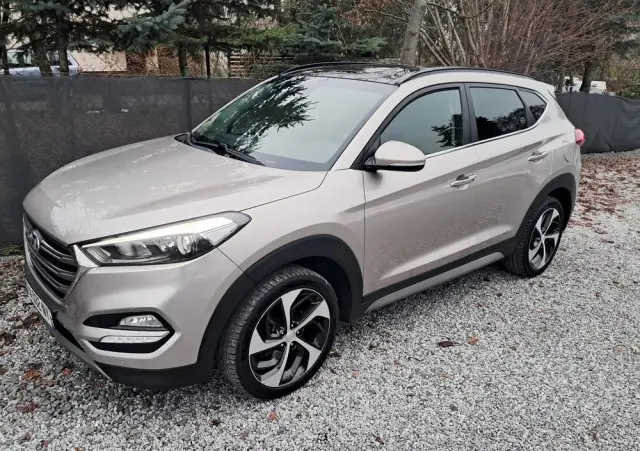 HYUNDAI Tucson 