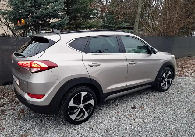 HYUNDAI Tucson 