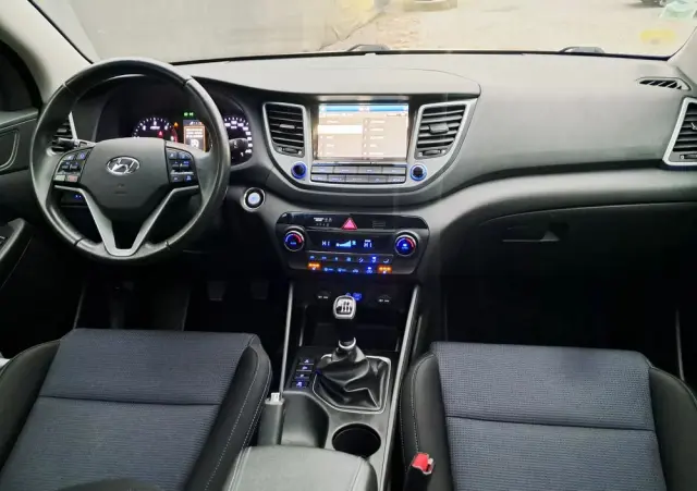 HYUNDAI Tucson 