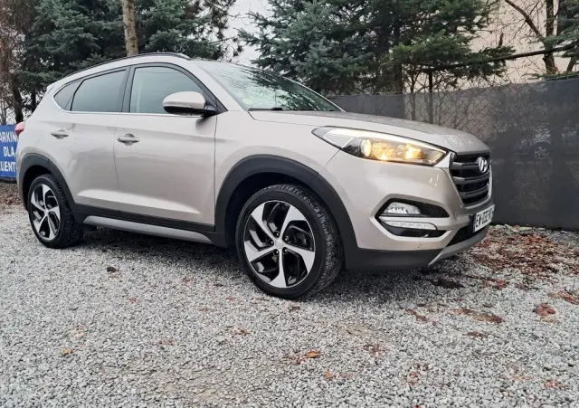 HYUNDAI Tucson 