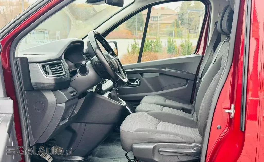 RENAULT Trafic 