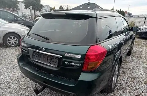 SUBARU Outback 