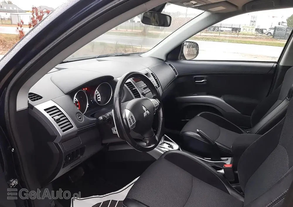 MITSUBISHI Outlander 2.0 Intense 2WD CVT