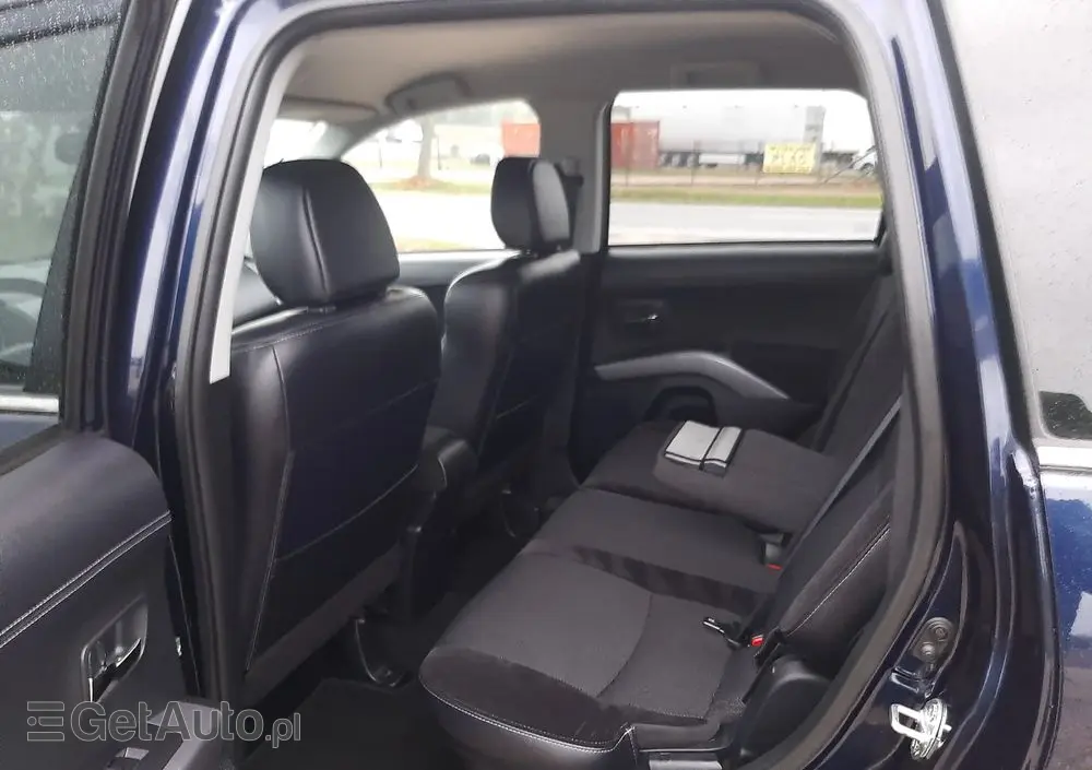 MITSUBISHI Outlander 2.0 Intense 2WD CVT