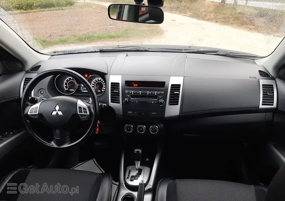 MITSUBISHI Outlander 2.0 Intense 2WD CVT