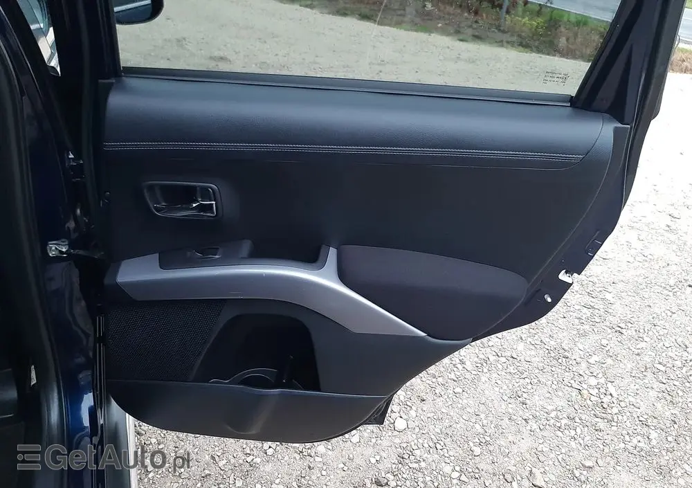 MITSUBISHI Outlander 2.0 Intense 2WD CVT