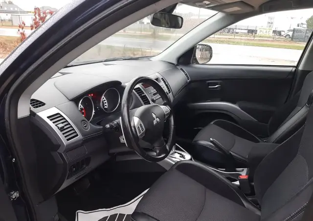 MITSUBISHI Outlander 2.0 Intense 2WD CVT