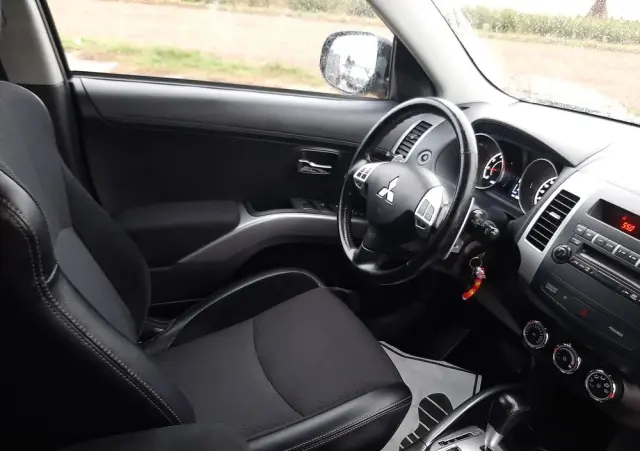 MITSUBISHI Outlander 2.0 Intense 2WD CVT