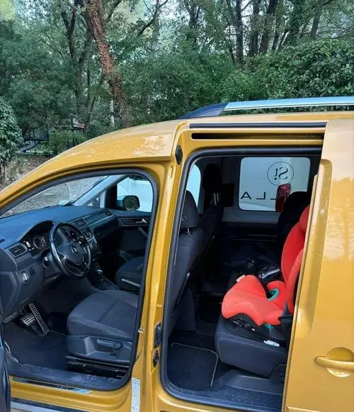 VOLKSWAGEN Caddy 