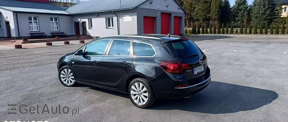OPEL Astra 1.4 Turbo Cosmo