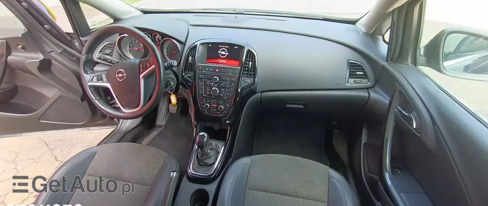 OPEL Astra 1.4 Turbo Cosmo