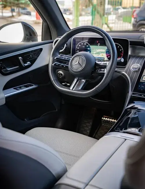MERCEDES-BENZ GLC 