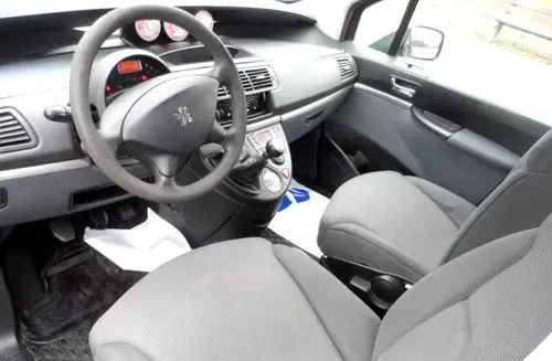PEUGEOT 807 