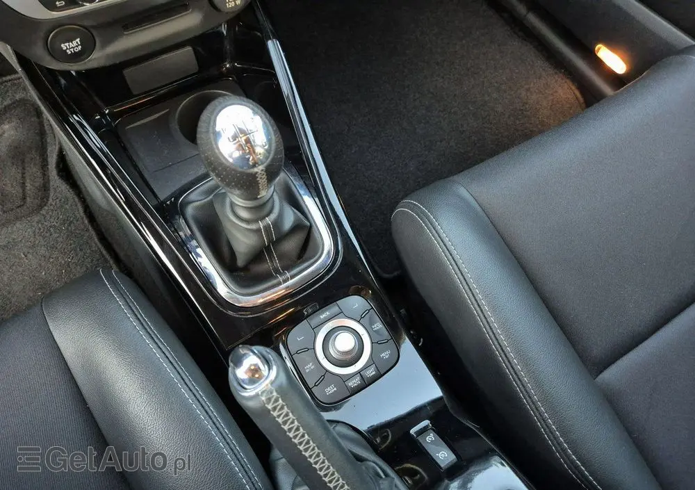 RENAULT Megane ENERGY TCe 130 BOSE EDITION