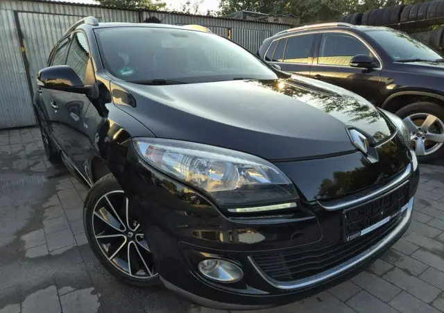 RENAULT Megane ENERGY TCe 130 BOSE EDITION