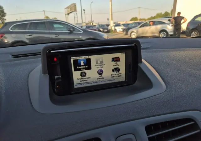 RENAULT Megane ENERGY TCe 130 BOSE EDITION