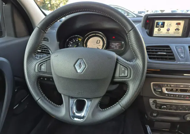 RENAULT Megane ENERGY TCe 130 BOSE EDITION