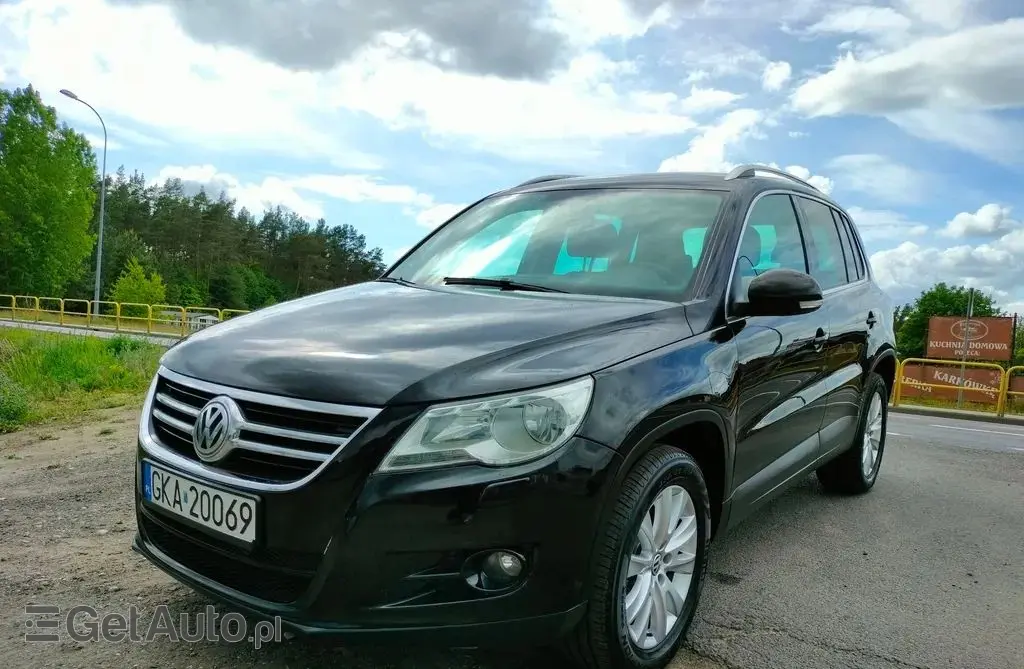 VOLKSWAGEN Tiguan 
