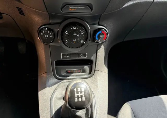 FORD Fiesta 1.0 EcoBoost Start-Stop Champions Edition