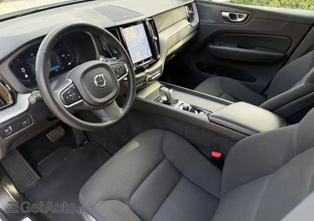 VOLVO XC 60 B4 B Momentum Pro