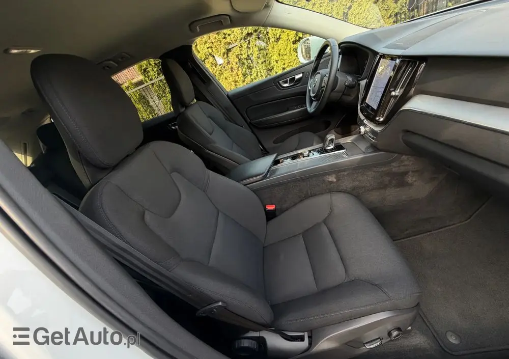VOLVO XC 60 B4 B Momentum Pro