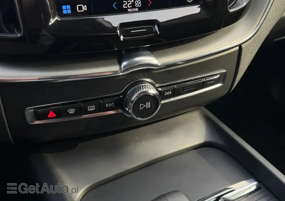 VOLVO XC 60 B4 B Momentum Pro